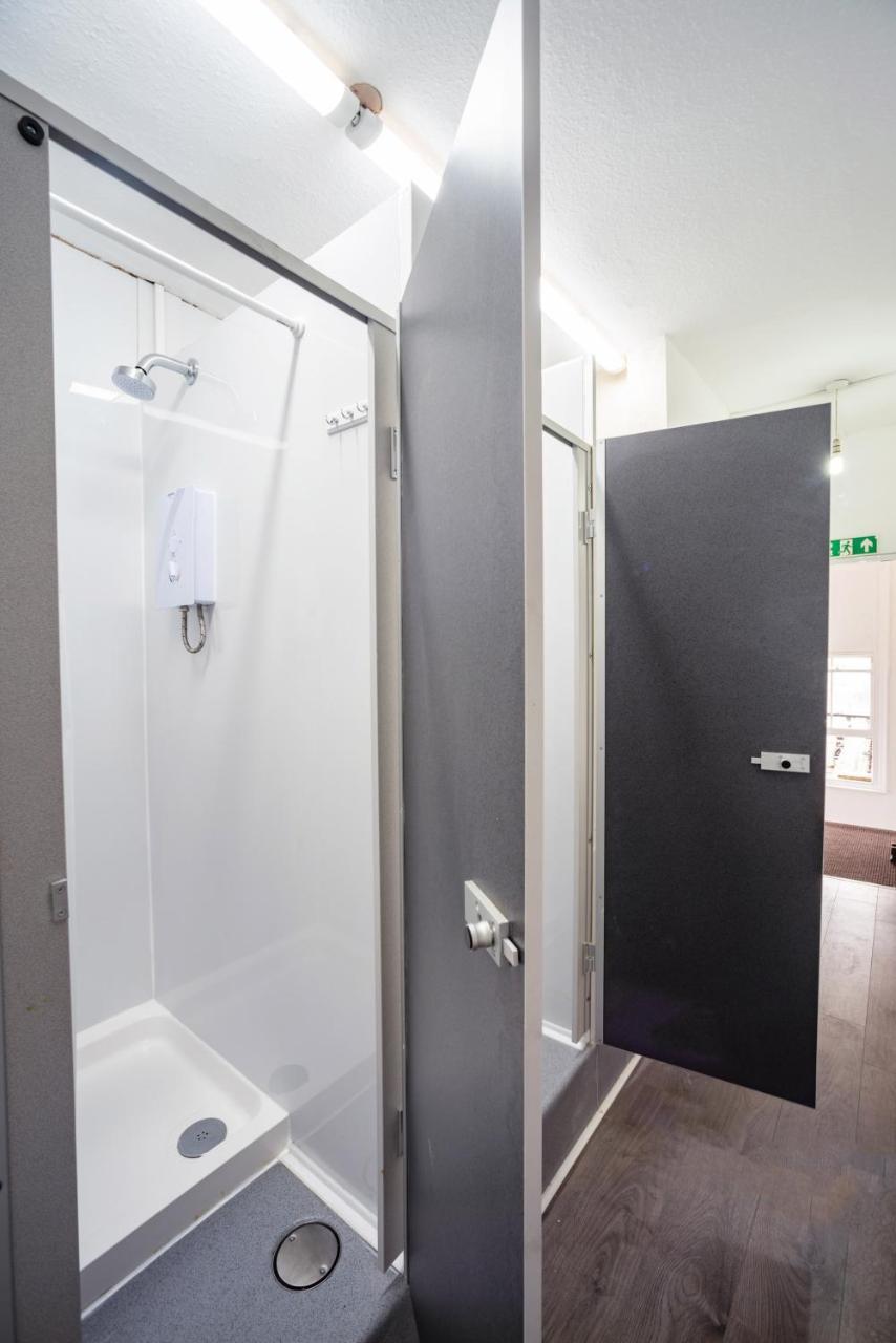 Mile End Beds Hostel London Exterior photo